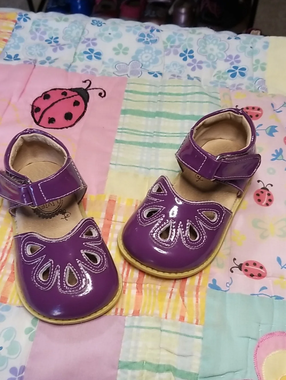 Livie & Luca Purple Patent Leather Mary Janes Size 5 Grape Petals
